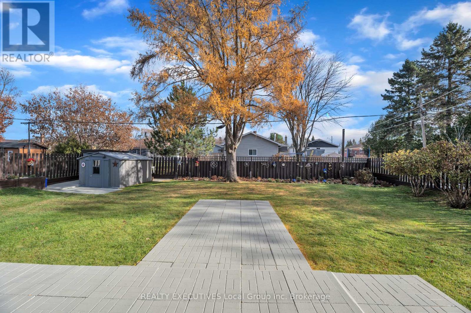 198 Lee Avenue, North Bay, Ontario  P1A 2K3 - Photo 3 - X12554244