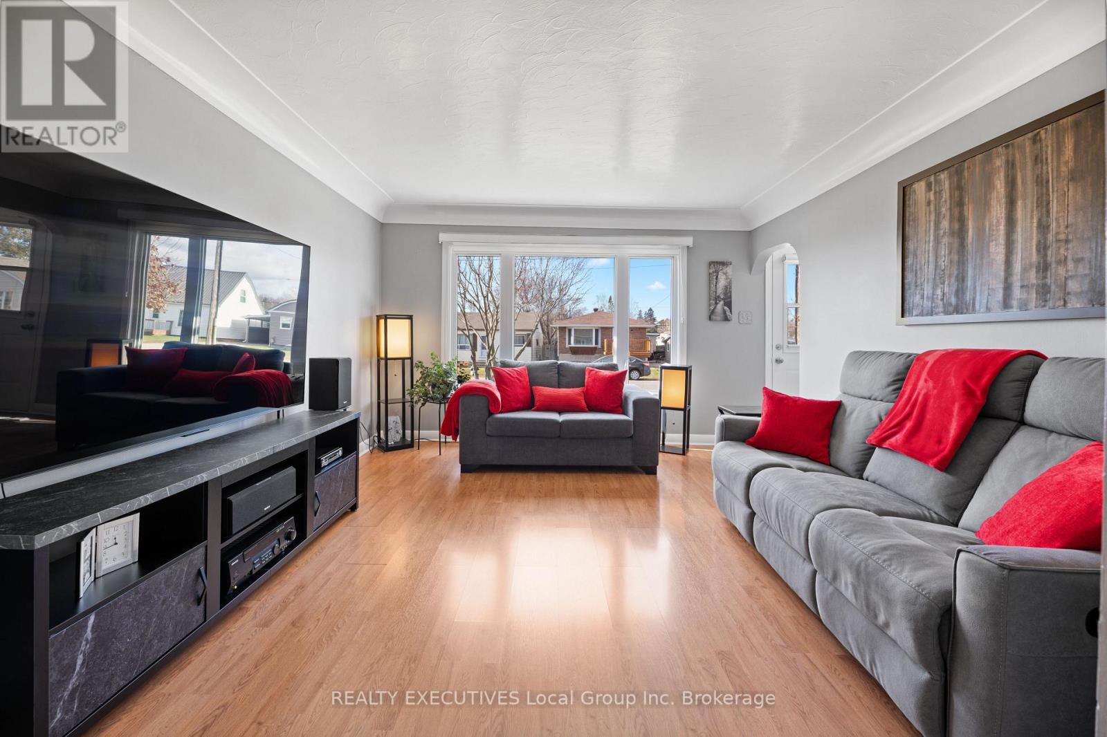 198 Lee Avenue, North Bay, Ontario  P1A 2K3 - Photo 5 - X12554244