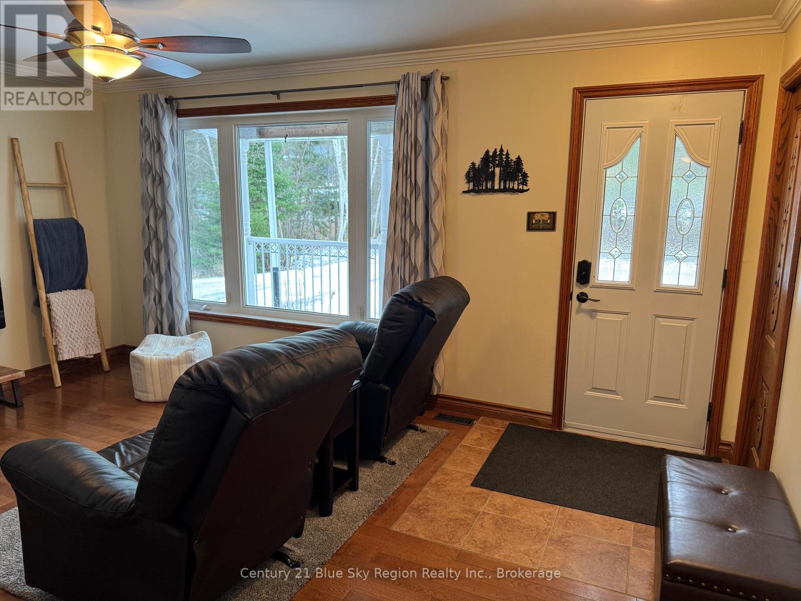 9 Treadlightly Drive, East Ferris, Ontario  P0H 1K0 - Photo 2 - X12554402