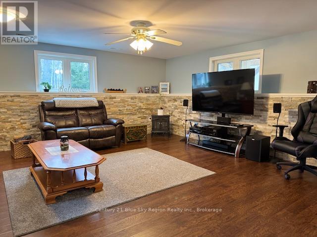 9 Treadlightly Drive, East Ferris, Ontario  P0H 1K0 - Photo 20 - X12554402