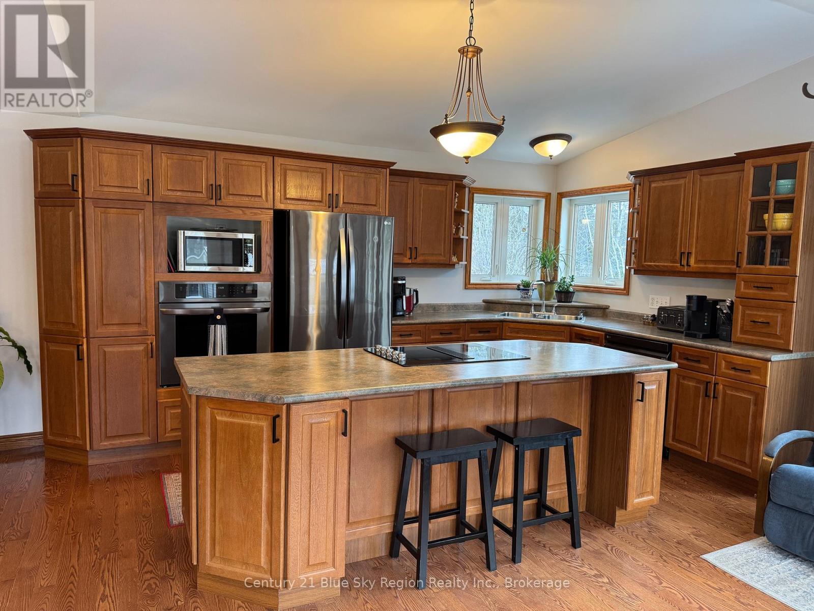 9 Treadlightly Drive, East Ferris, Ontario  P0H 1K0 - Photo 4 - X12554402