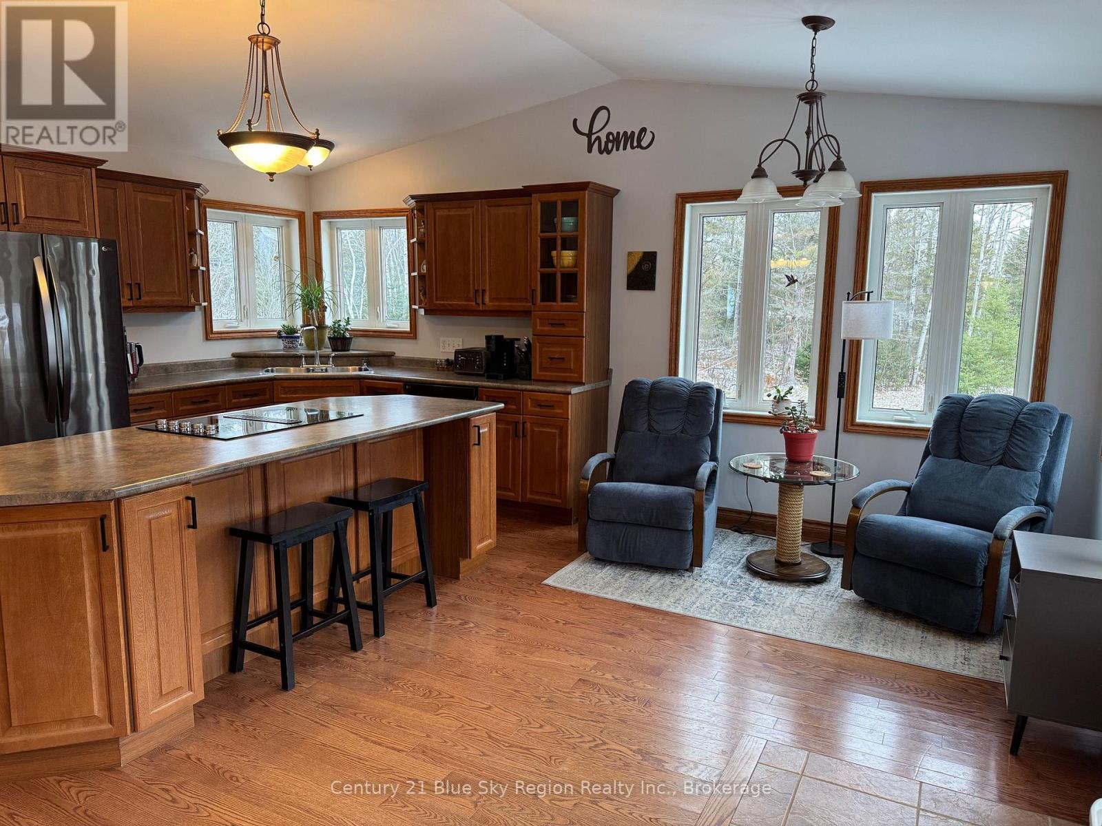 9 Treadlightly Drive, East Ferris, Ontario  P0H 1K0 - Photo 5 - X12554402