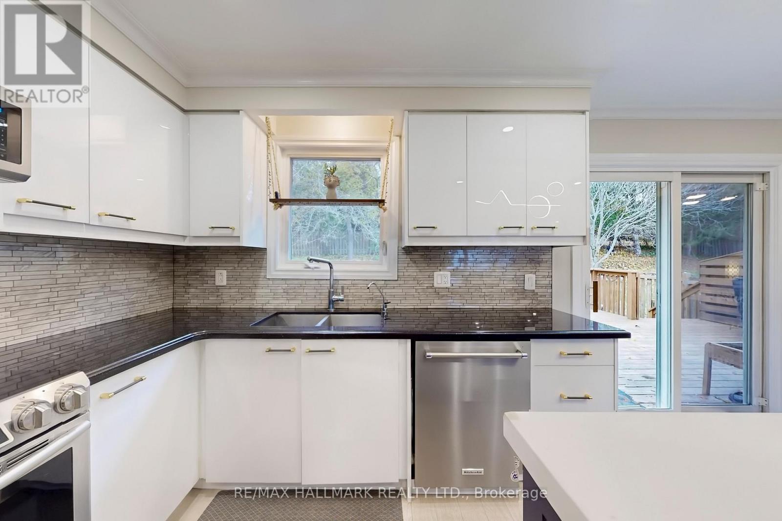 83 Beswick Drive, Newmarket, Ontario  L3Y 1E8 - Photo 15 - N12554014