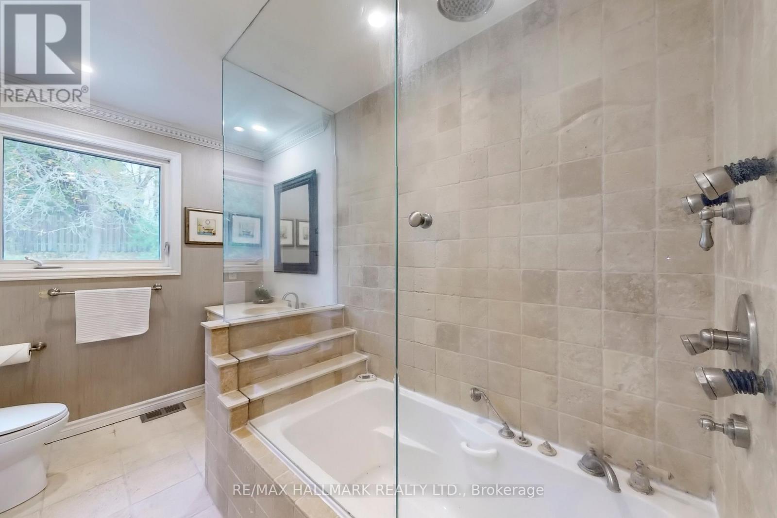 83 Beswick Drive, Newmarket, Ontario  L3Y 1E8 - Photo 27 - N12554014