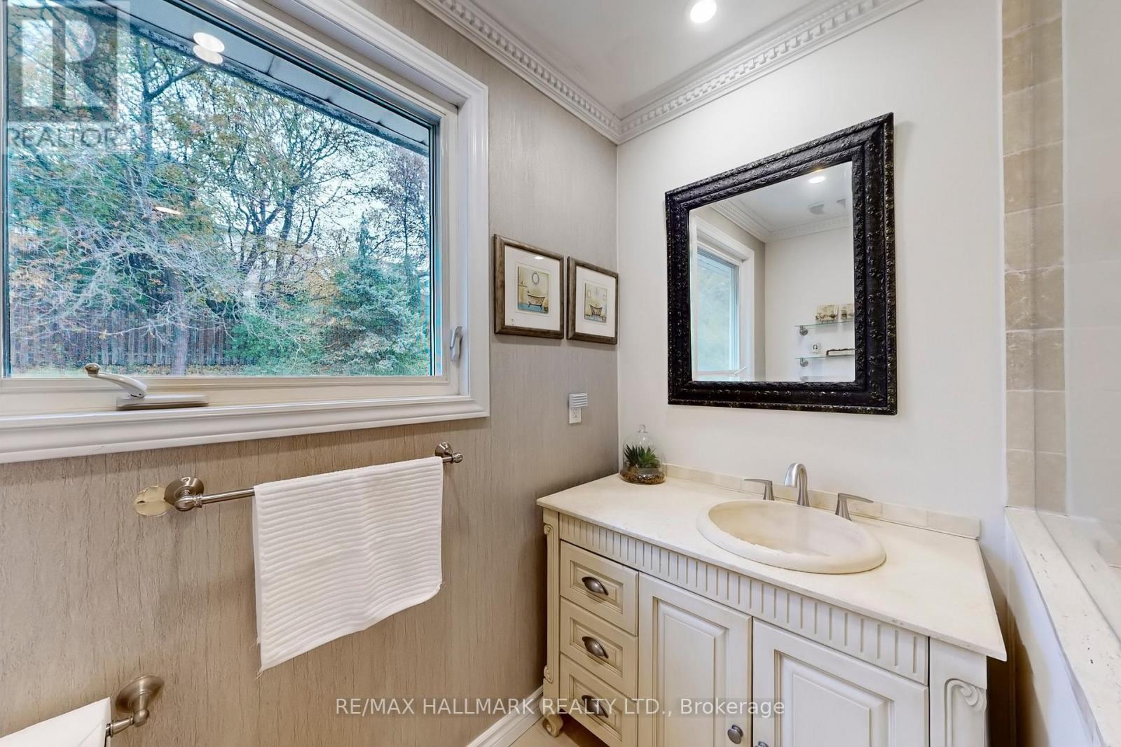 83 Beswick Drive, Newmarket, Ontario  L3Y 1E8 - Photo 28 - N12554014