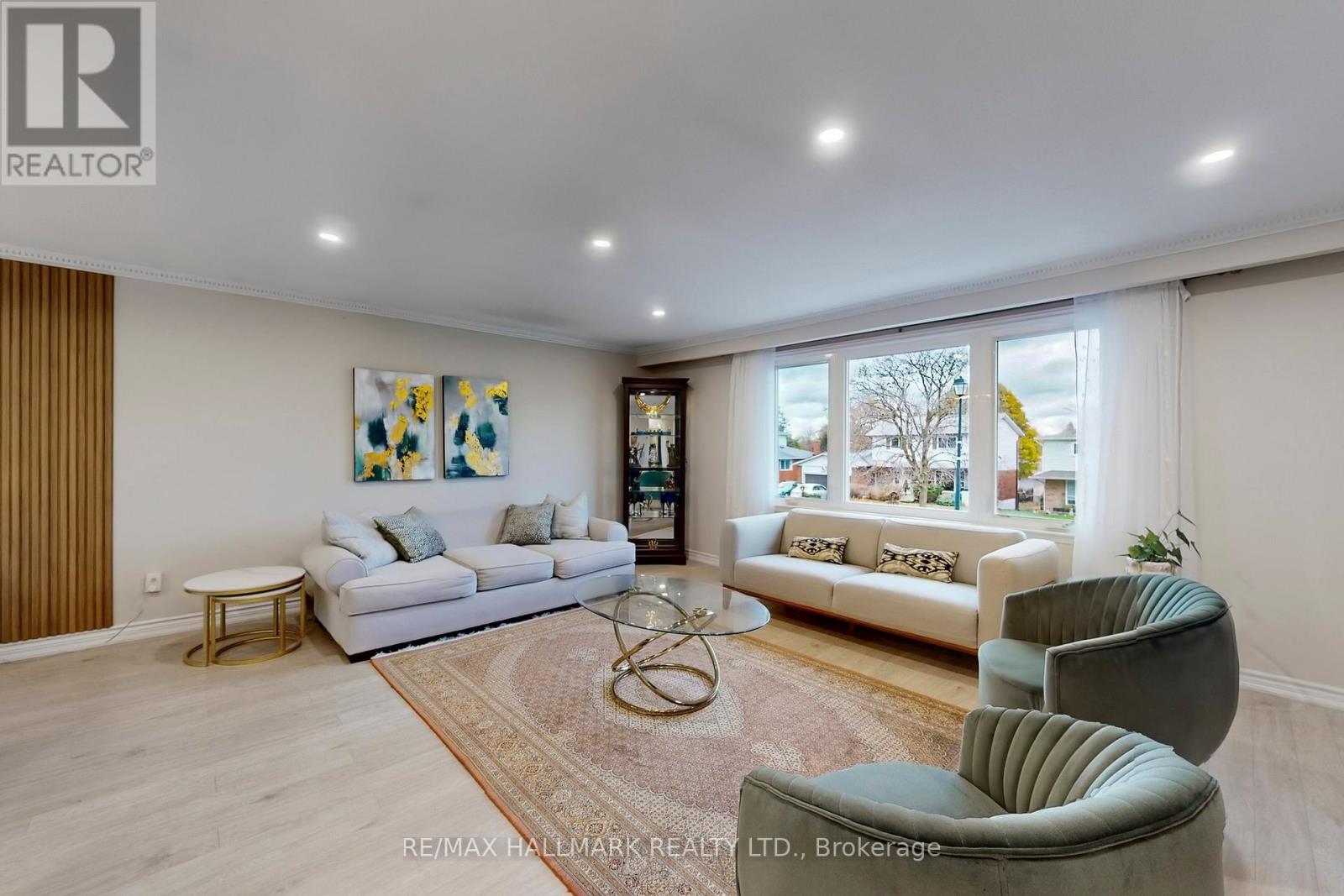 83 Beswick Drive, Newmarket, Ontario  L3Y 1E8 - Photo 4 - N12554014