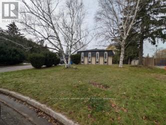 LOWER - 14 VALLEYCREST DRIVE, King, Ontario