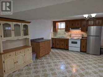 Lower - 14 Valleycrest Drive, King, Ontario  L7B 1G1 - Photo 8 - N12554026