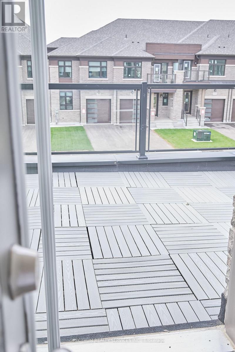 136 Adario Crescent, Vaughan, Ontario  L4H 4P7 - Photo 13 - N12554040