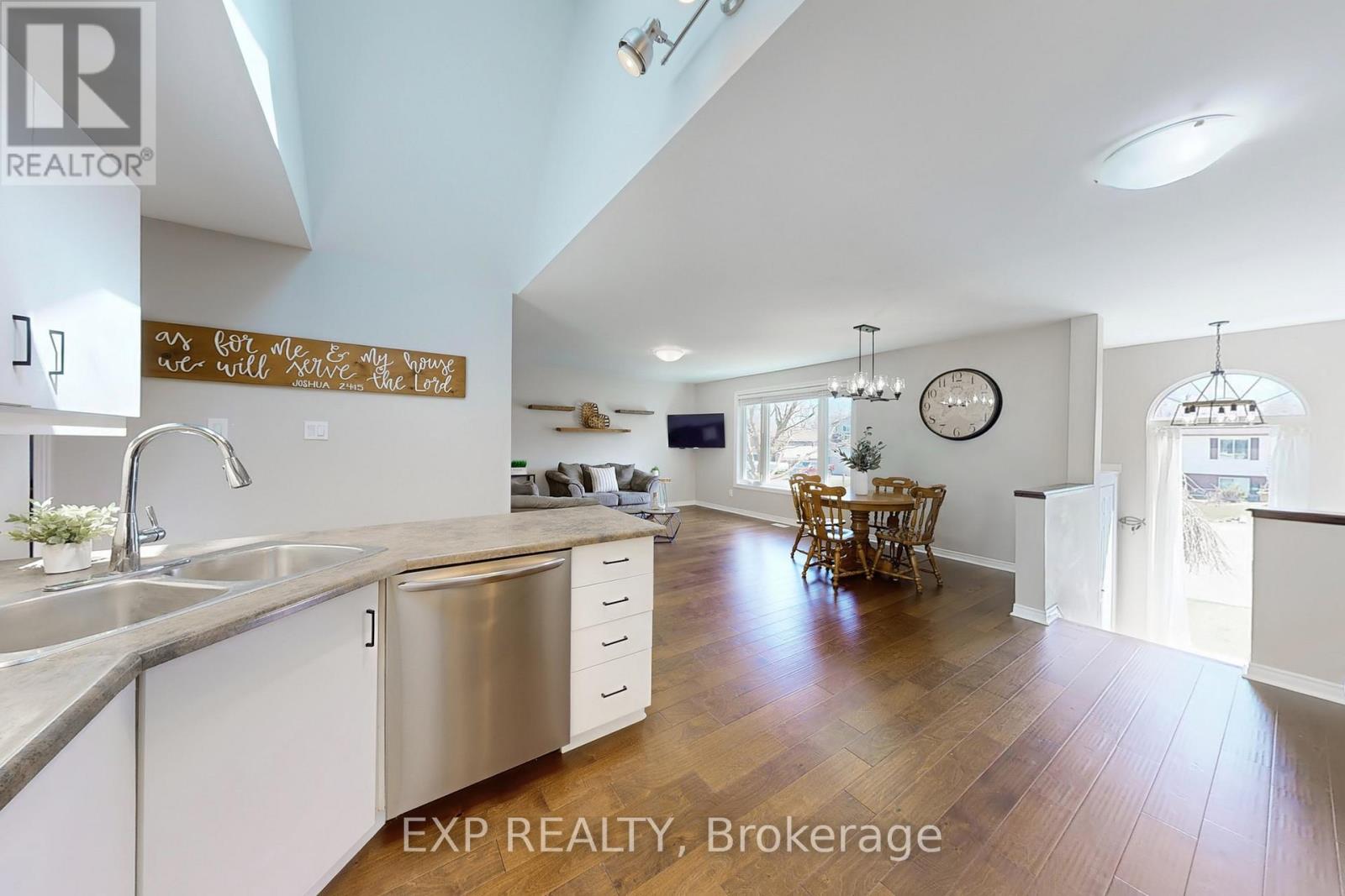 1086 Balsam Road, Innisfil, Ontario  L0L 1W0 - Photo 12 - N12554044