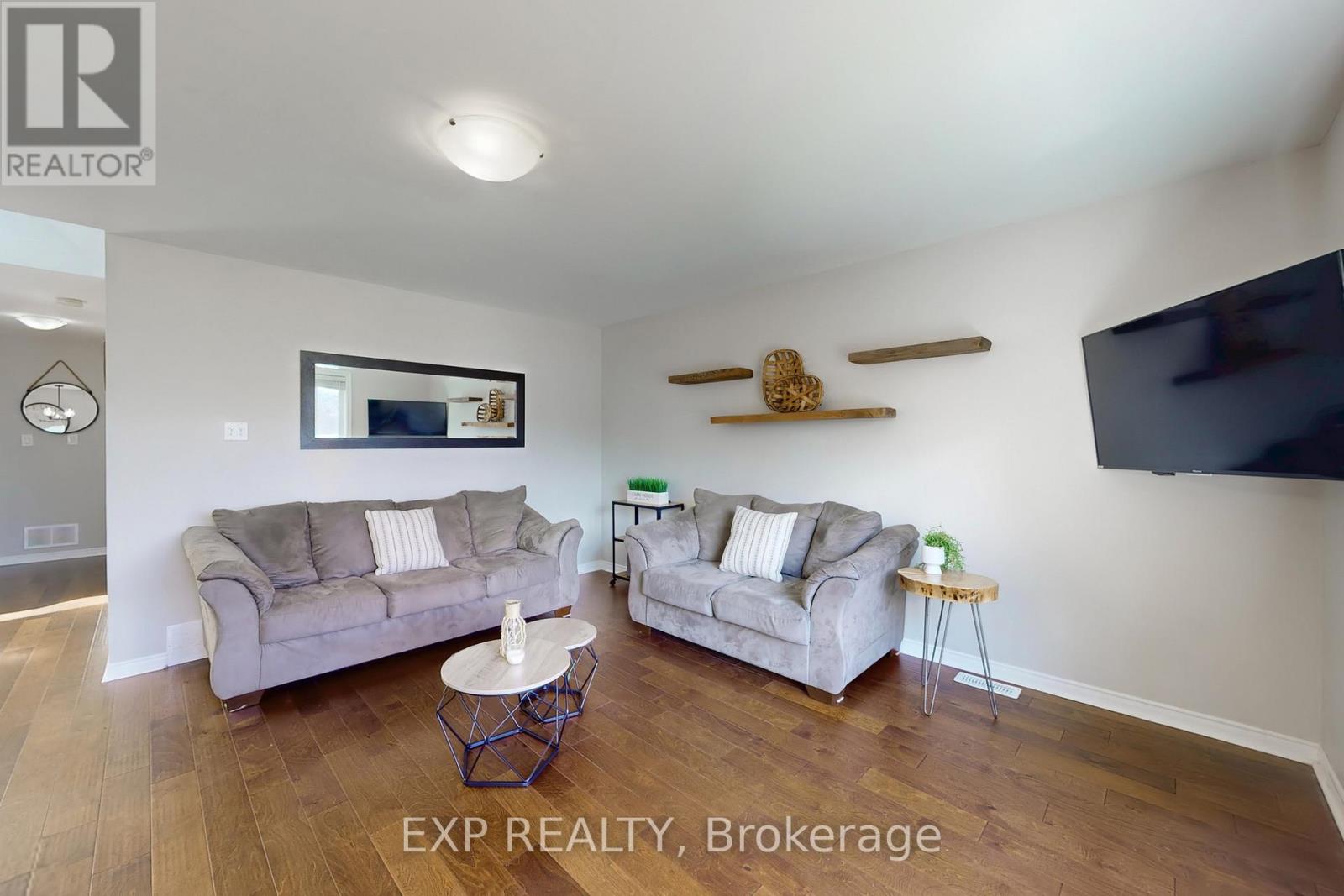 1086 Balsam Road, Innisfil, Ontario  L0L 1W0 - Photo 5 - N12554044