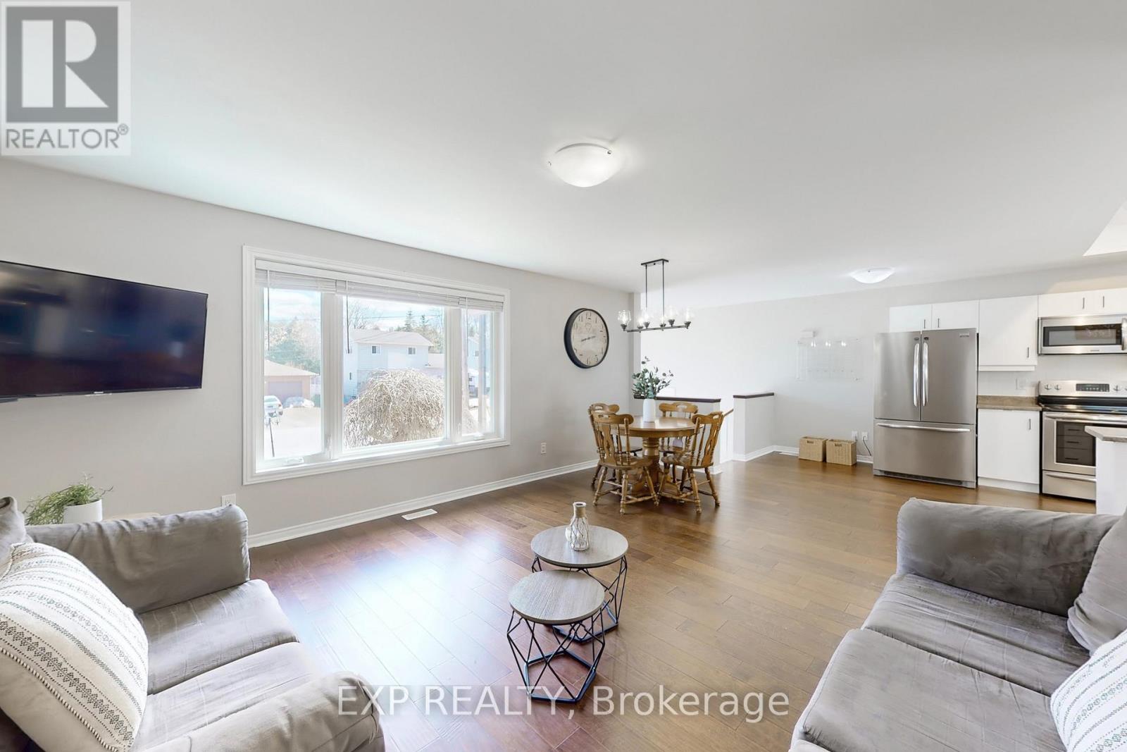 1086 Balsam Road, Innisfil, Ontario  L0L 1W0 - Photo 6 - N12554044