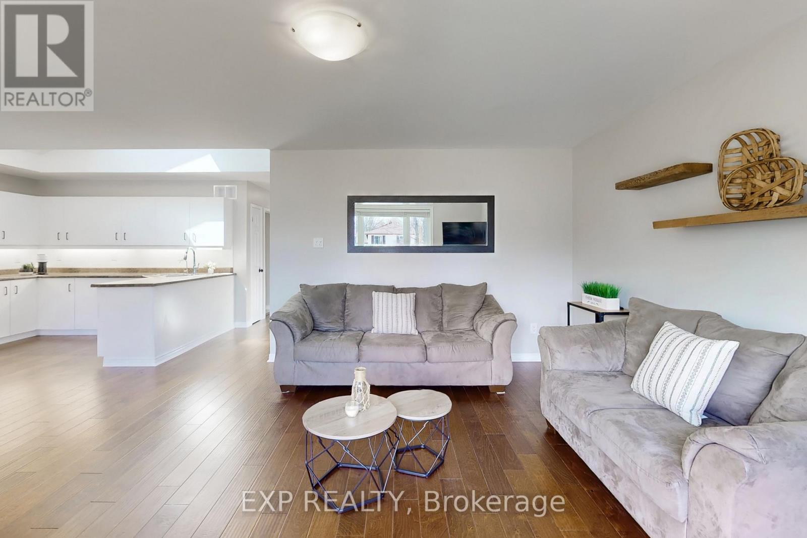 1086 Balsam Road, Innisfil, Ontario  L0L 1W0 - Photo 7 - N12554044