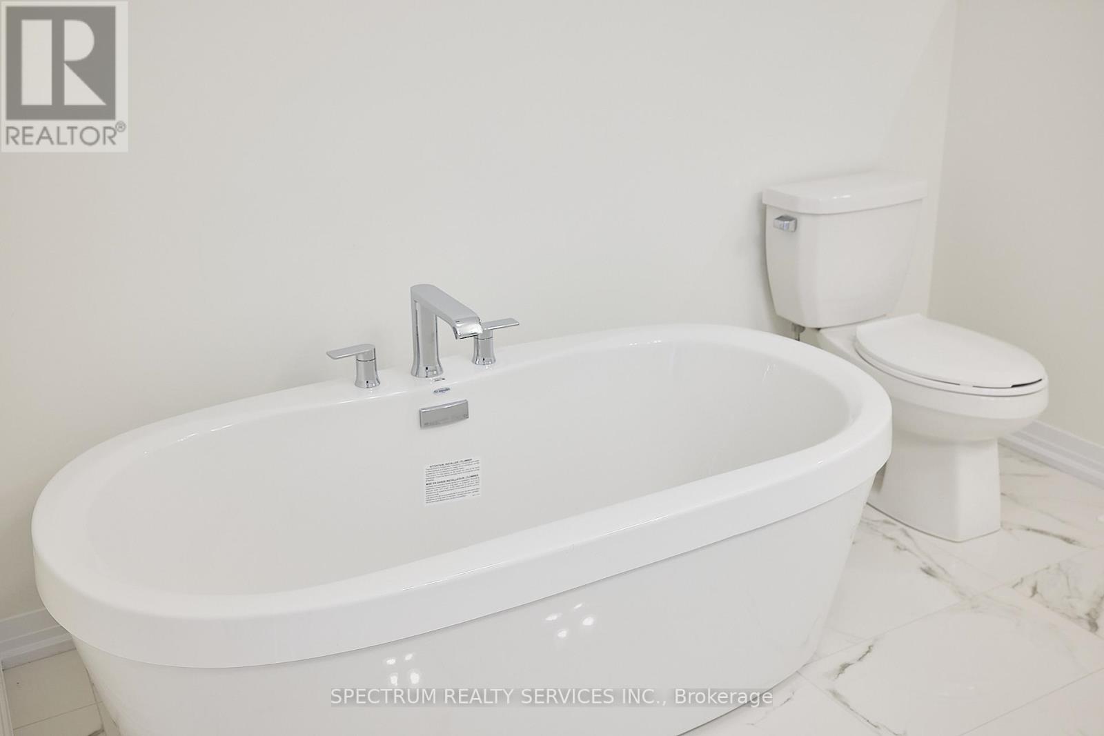 132 Adario Crescent, Vaughan, Ontario  L4H 4P7 - Photo 10 - N12554048