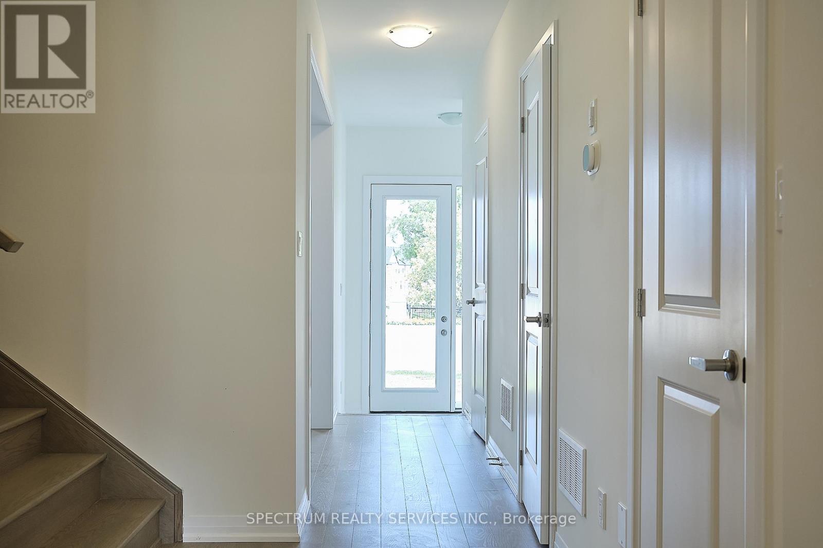 132 Adario Crescent, Vaughan, Ontario  L4H 4P7 - Photo 5 - N12554048