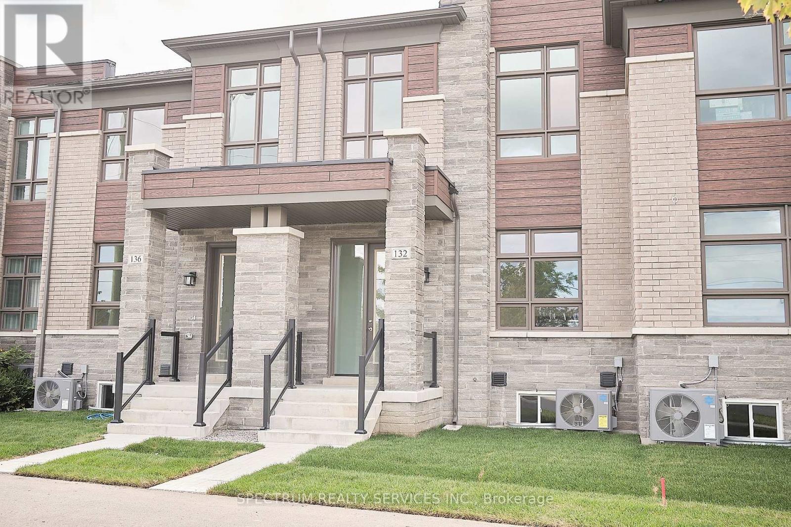 132 Adario Crescent, Vaughan, Ontario  L4H 4P7 - Photo 6 - N12554048