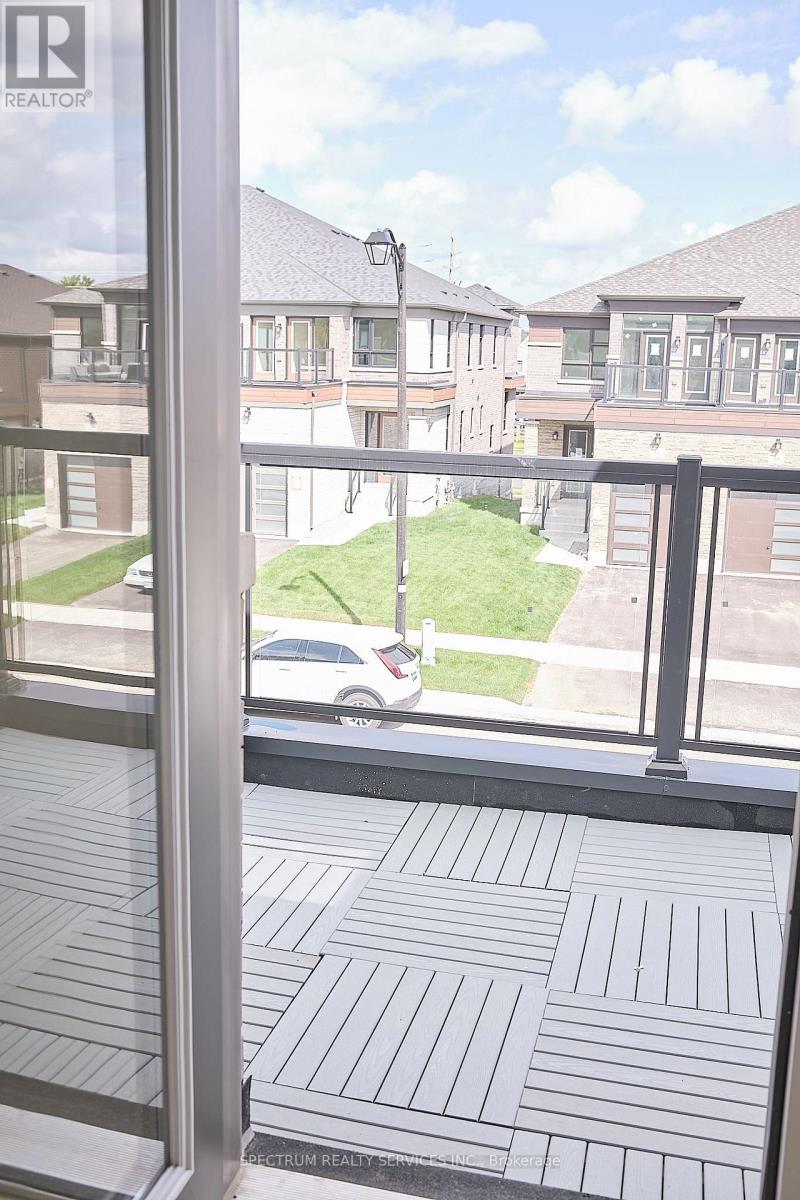 87 Adario Crescent, Vaughan, Ontario  L4H 4P7 - Photo 13 - N12554060