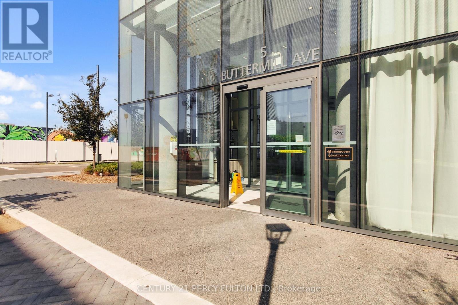 PH02 - 5 BUTTERMILL AVENUE, Vaughan, Ontario