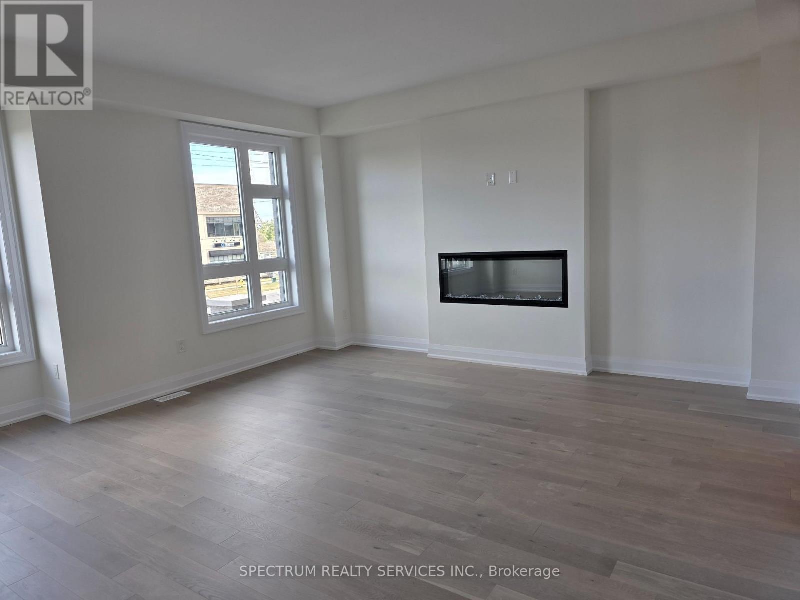 84 Adario Crescent, Vaughan, Ontario  L4H 4P7 - Photo 4 - N12554086