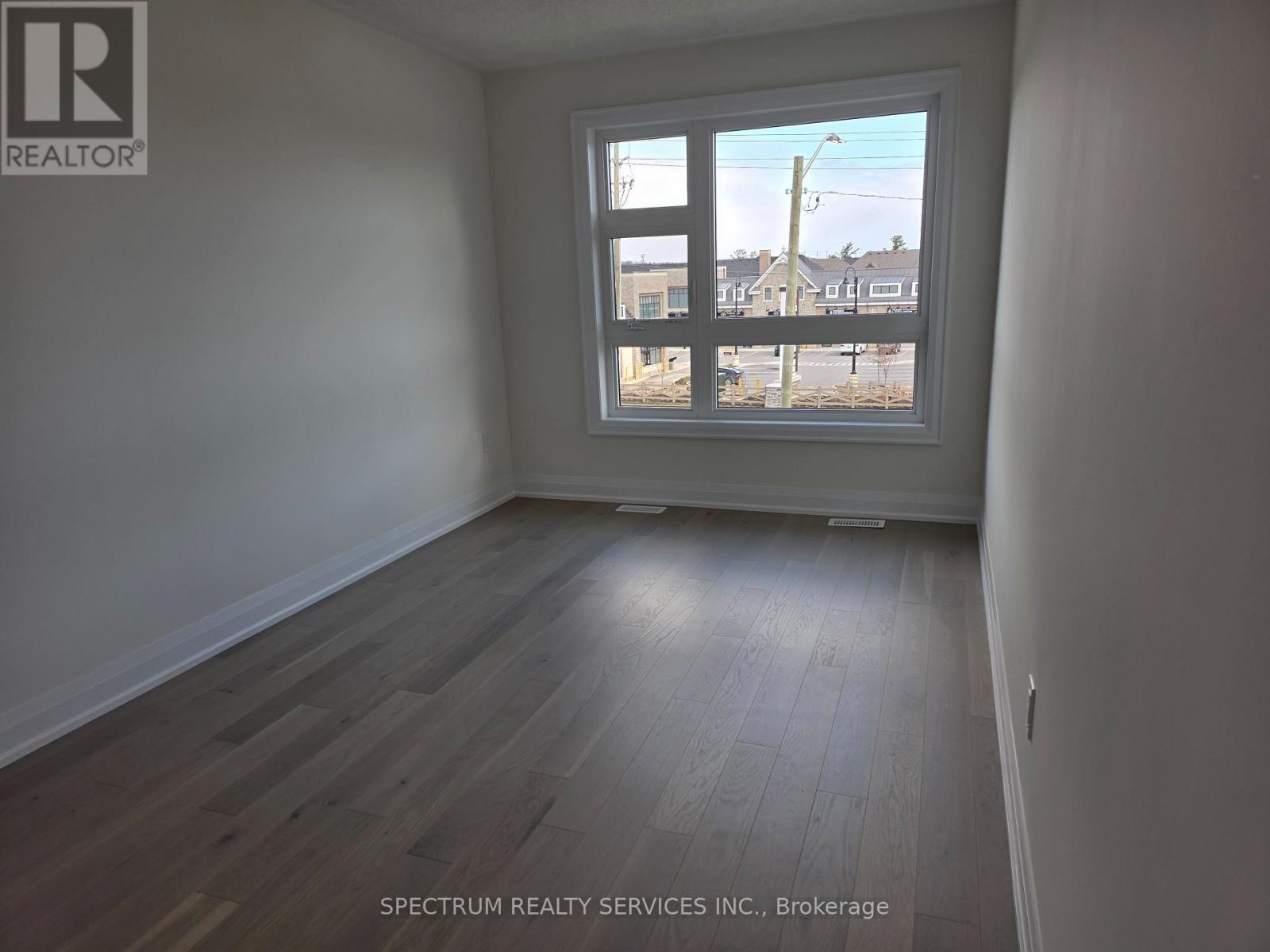 84 Adario Crescent, Vaughan, Ontario  L4H 4P7 - Photo 8 - N12554086