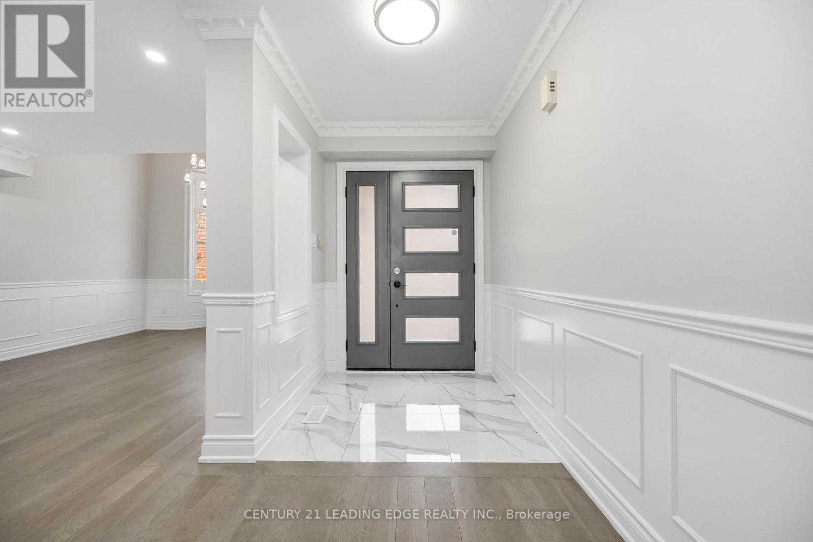 4 Primrose Path Crescent, Markham, Ontario  L3S 4B1 - Photo 3 - N12554134