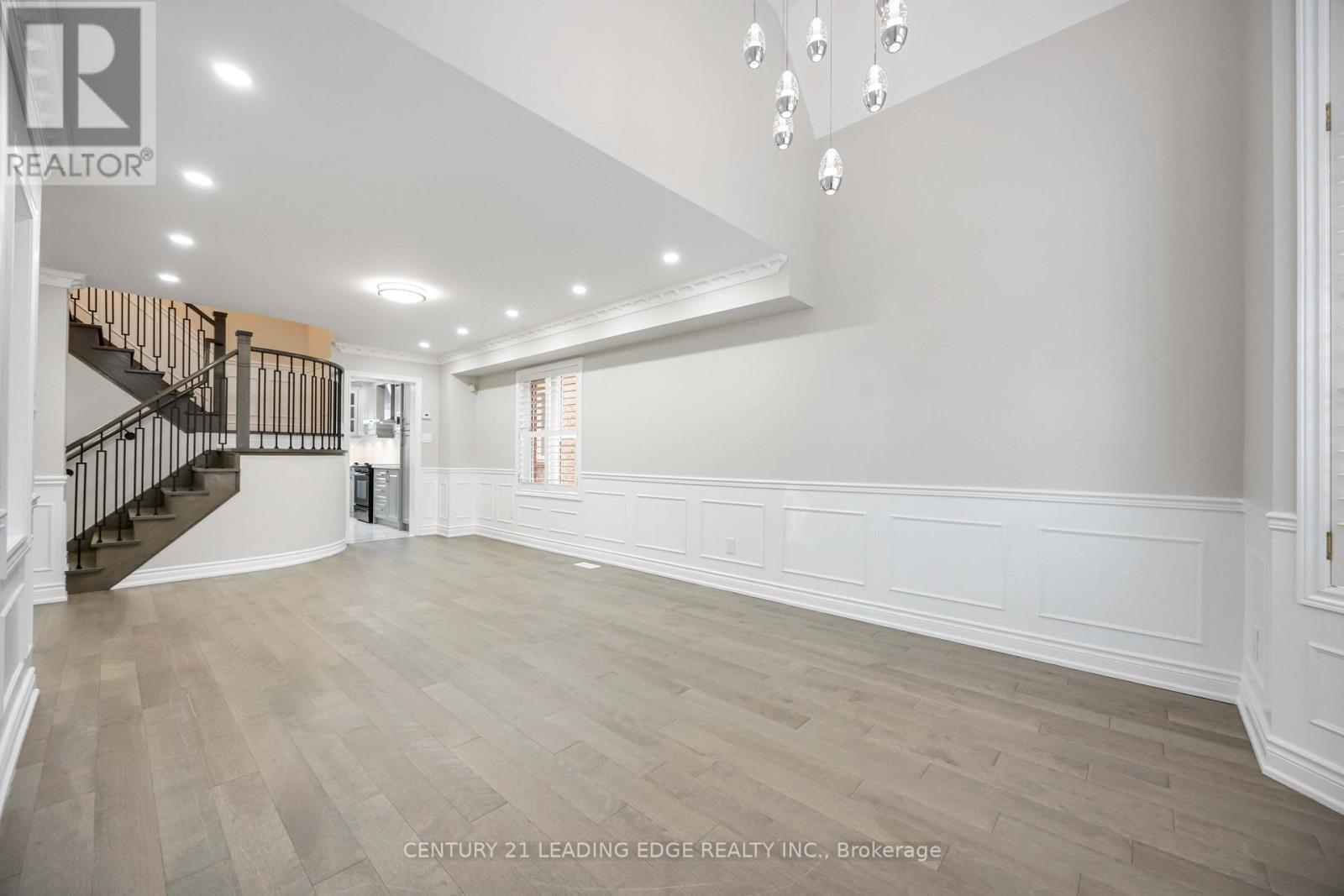 4 Primrose Path Crescent, Markham, Ontario  L3S 4B1 - Photo 5 - N12554134