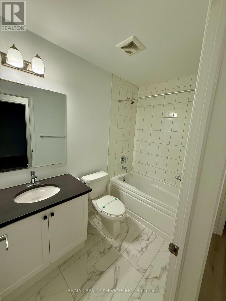 26 Ennerdale Street, Barrie, Ontario  L9J 1A2 - Photo 10 - S12553982