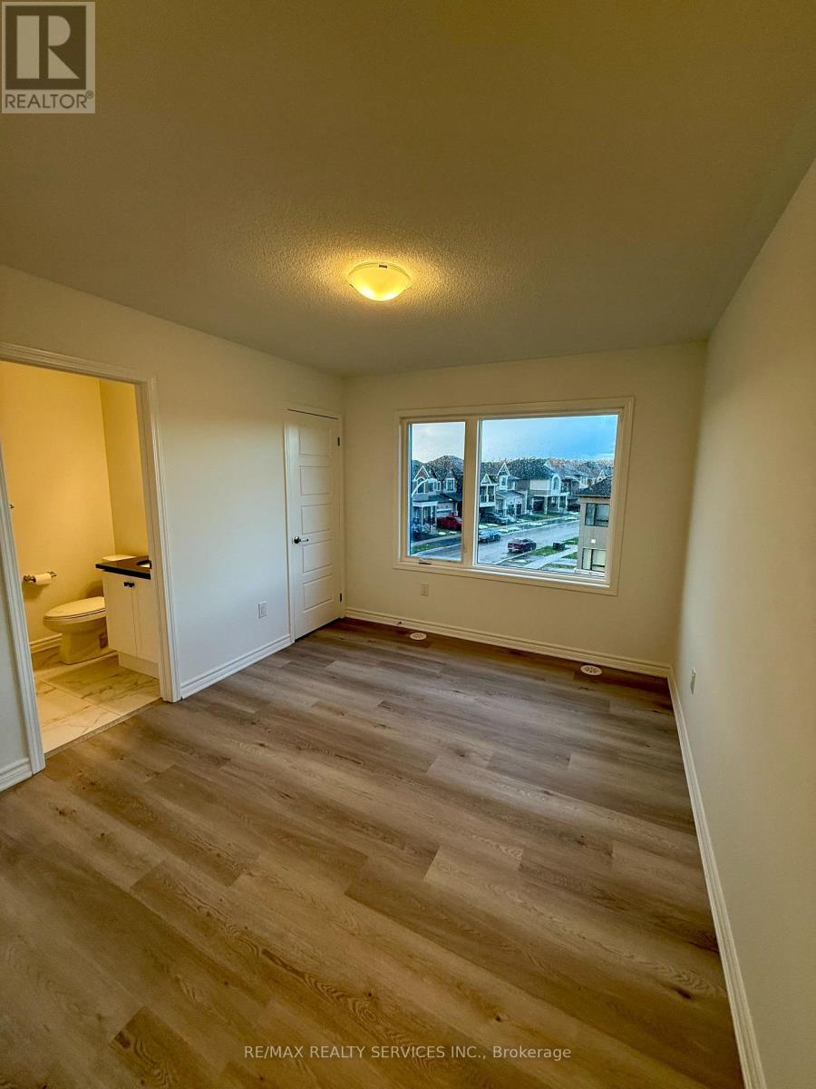 26 Ennerdale Street, Barrie, Ontario  L9J 1A2 - Photo 11 - S12553982