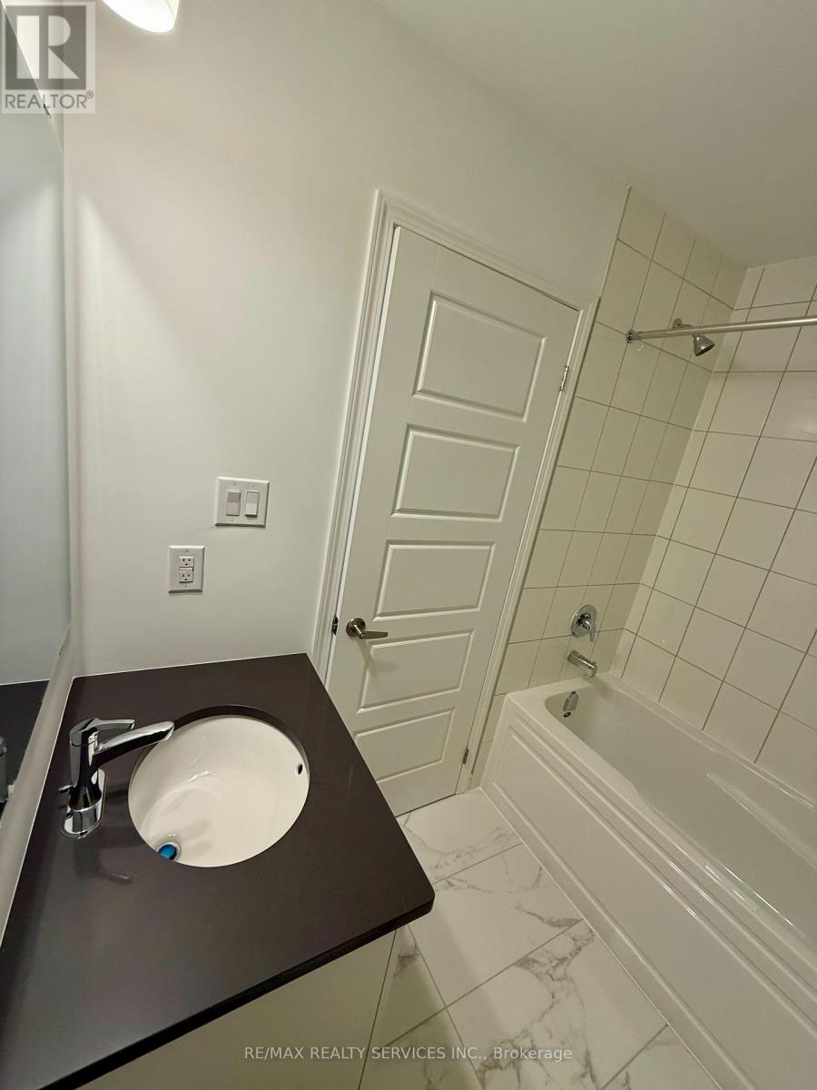 26 Ennerdale Street, Barrie, Ontario  L9J 1A2 - Photo 12 - S12553982