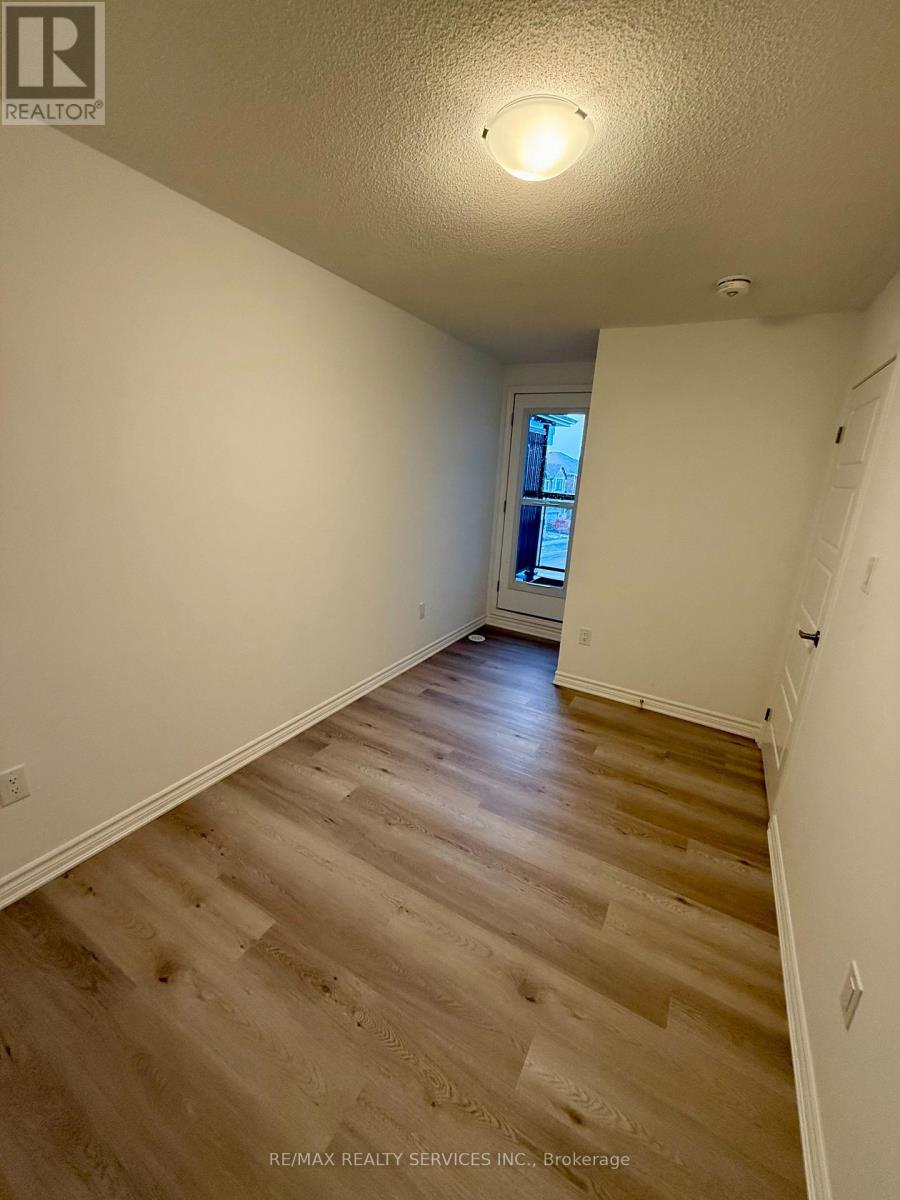 26 Ennerdale Street, Barrie, Ontario  L9J 1A2 - Photo 13 - S12553982