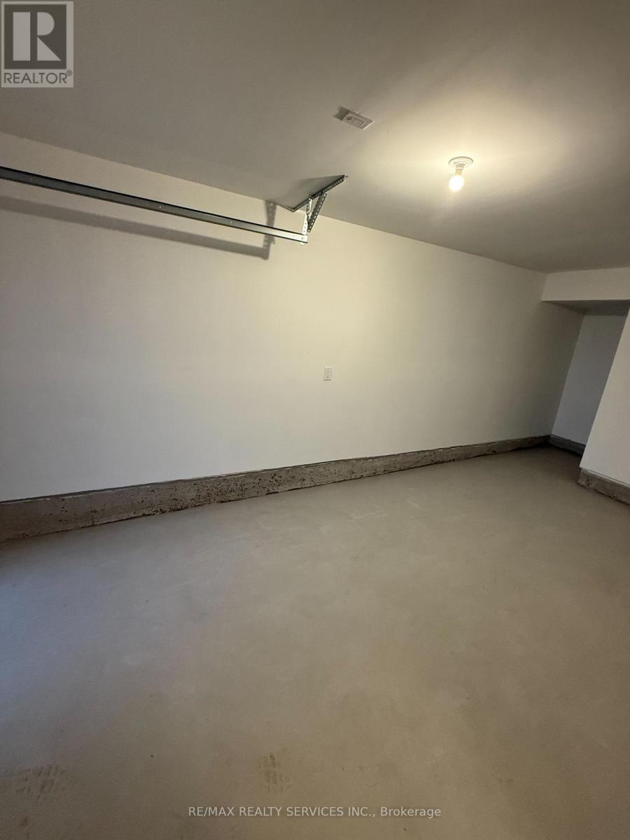 26 Ennerdale Street, Barrie, Ontario  L9J 1A2 - Photo 14 - S12553982