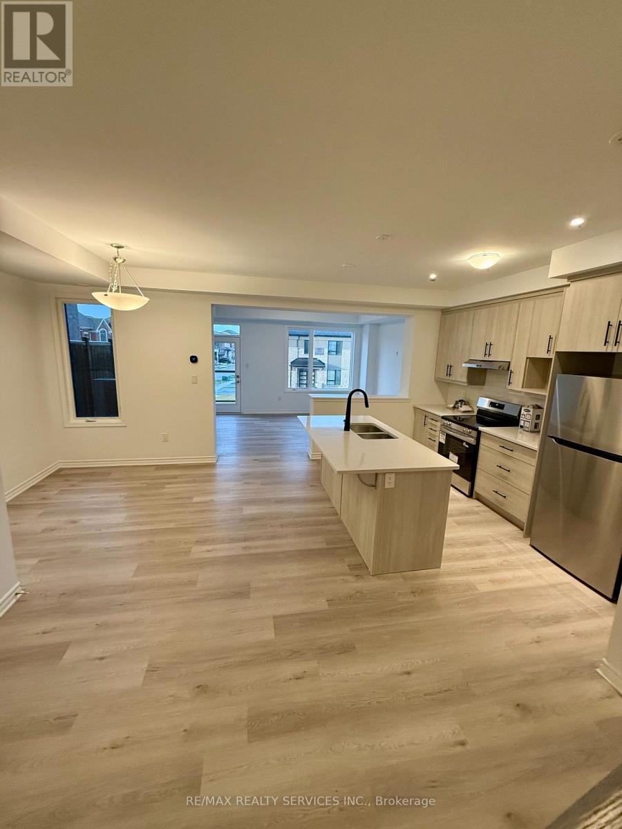 26 Ennerdale Street, Barrie, Ontario  L9J 1A2 - Photo 5 - S12553982