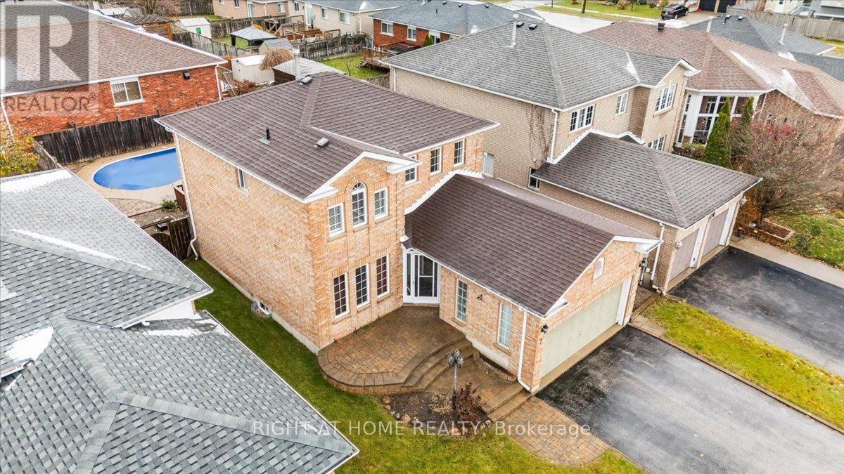 7 Michael Crescent, Barrie, Ontario  L4M 6Y9 - Photo 2 - S12554076