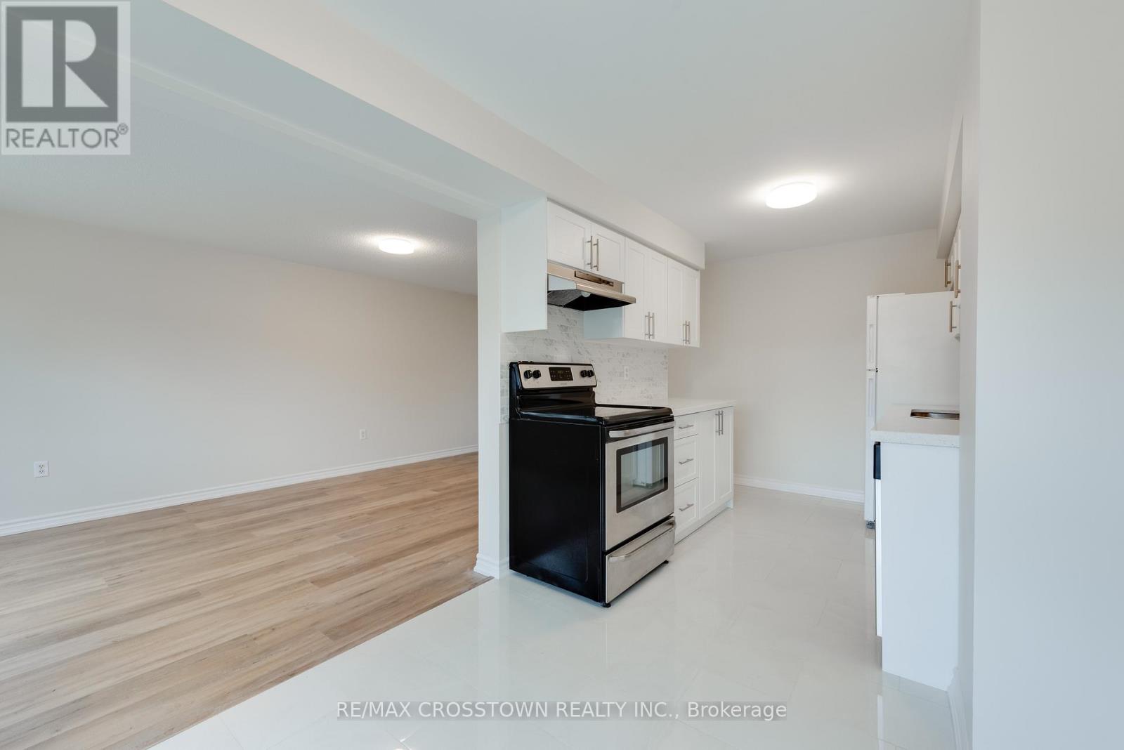 57 Lee Crescent, Barrie, Ontario  L4N 9Z1 - Photo 11 - S12554100