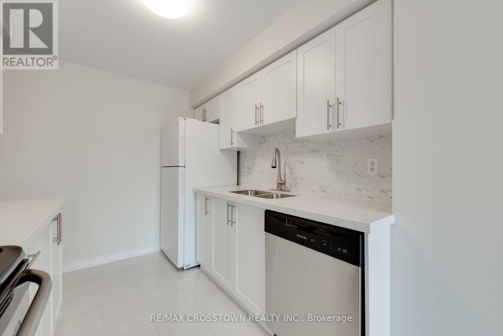 57 Lee Crescent, Barrie, Ontario  L4N 9Z1 - Photo 12 - S12554100