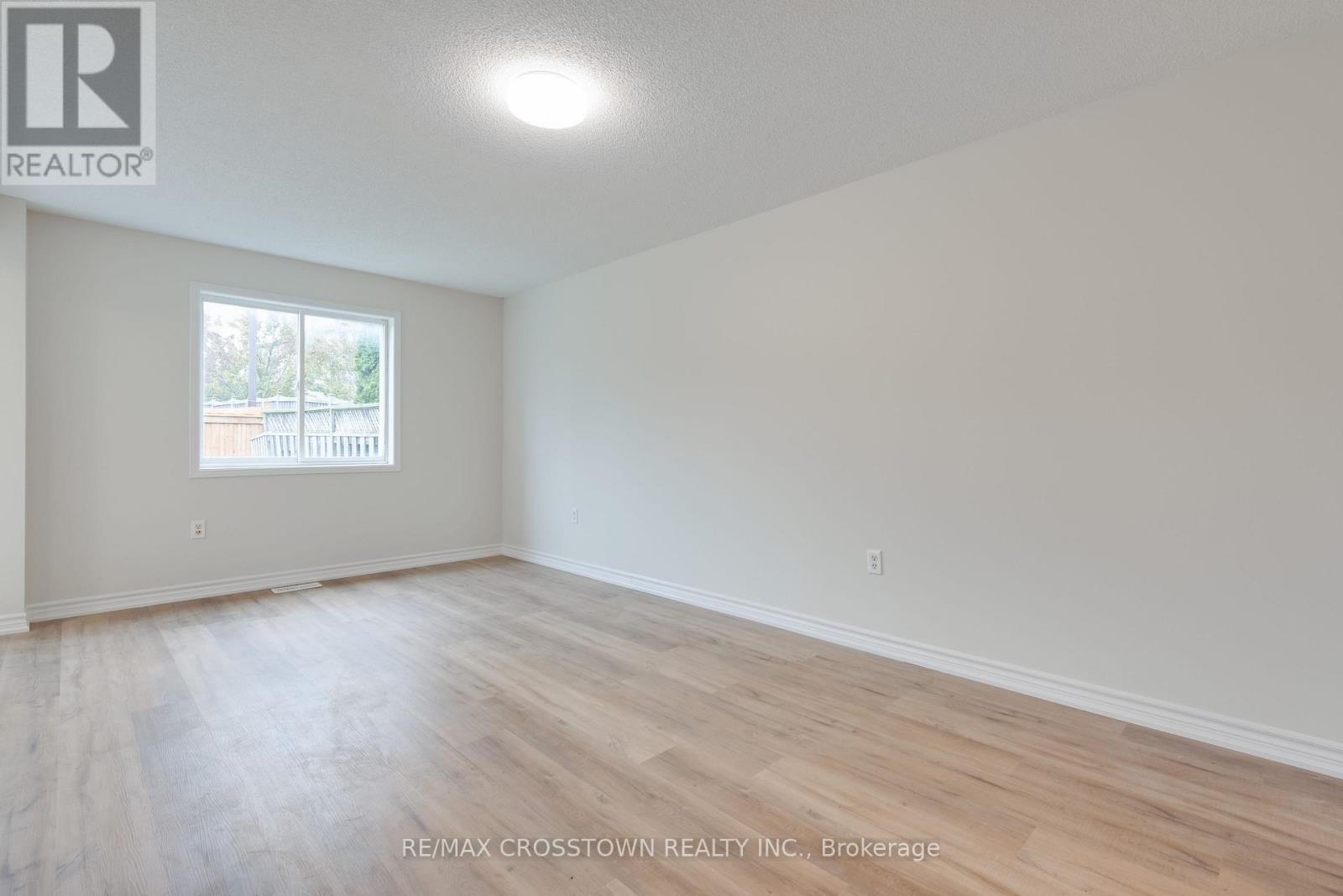 57 Lee Crescent, Barrie, Ontario  L4N 9Z1 - Photo 6 - S12554100