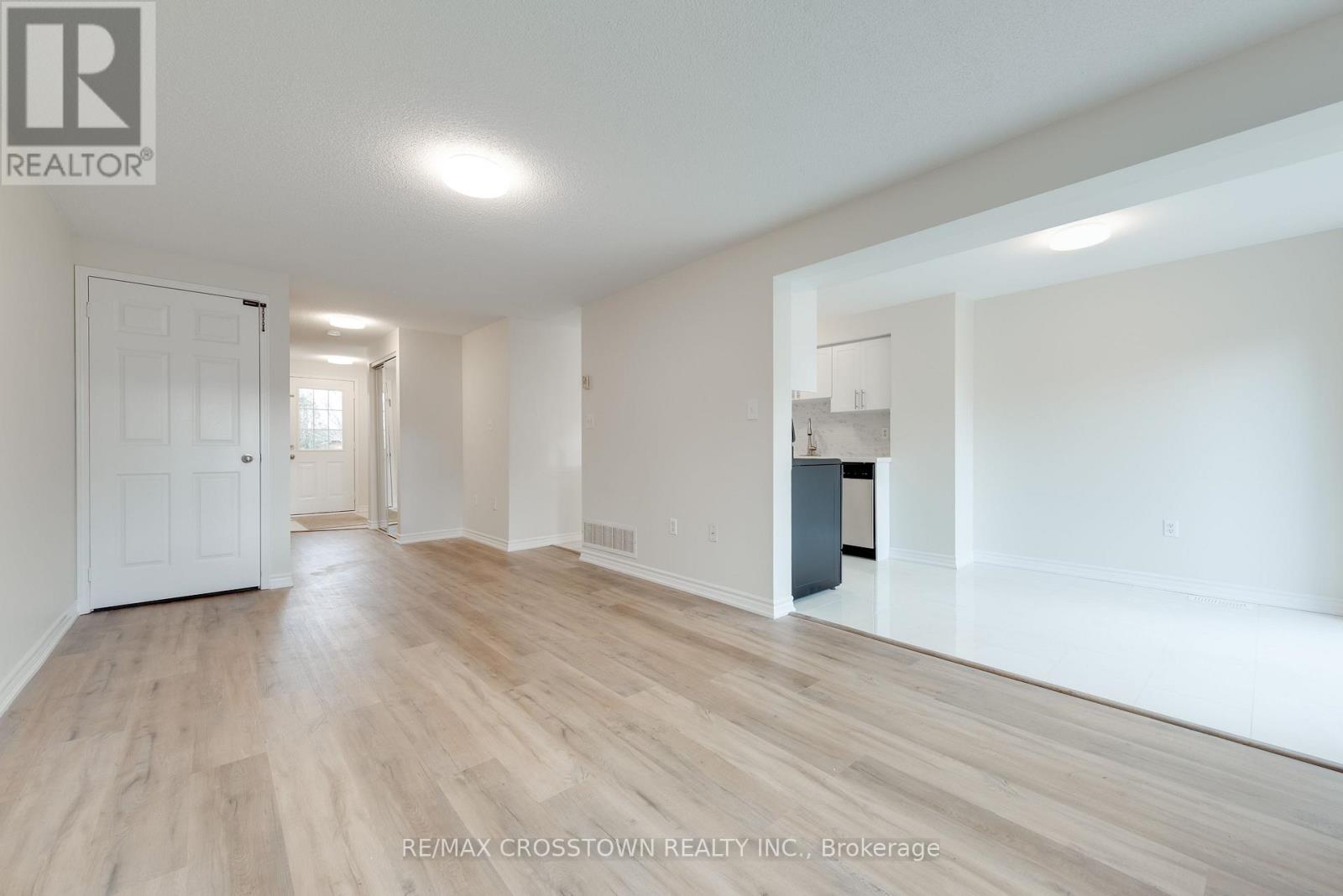 57 Lee Crescent, Barrie, Ontario  L4N 9Z1 - Photo 9 - S12554100