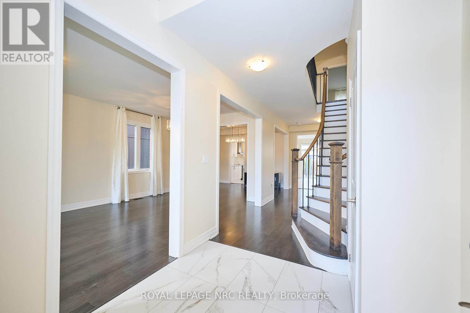 9367 Emerald Avenue, Niagara Falls, Ontario  L2G 0X5 - Photo 2 - X12554180