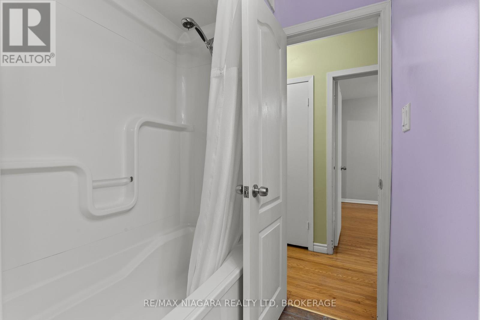 50 Royal Manor Drive, St. Catharines, Ontario  L2M 4L6 - Photo 17 - X12554252