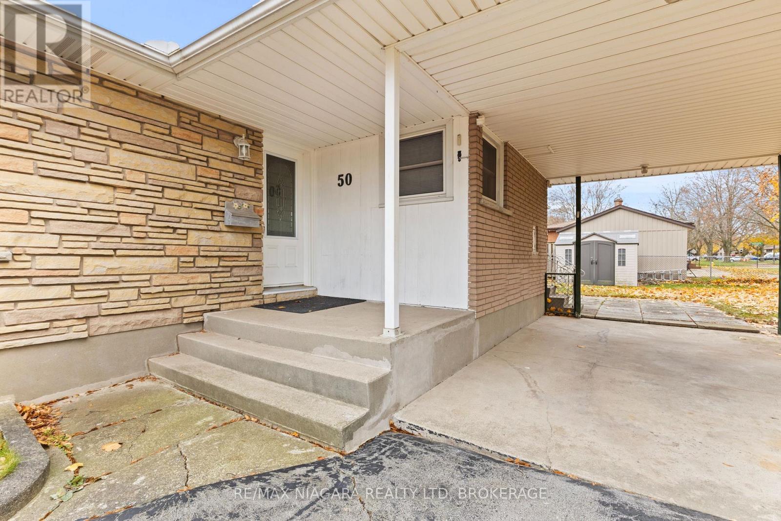 50 Royal Manor Drive, St. Catharines, Ontario  L2M 4L6 - Photo 4 - X12554252