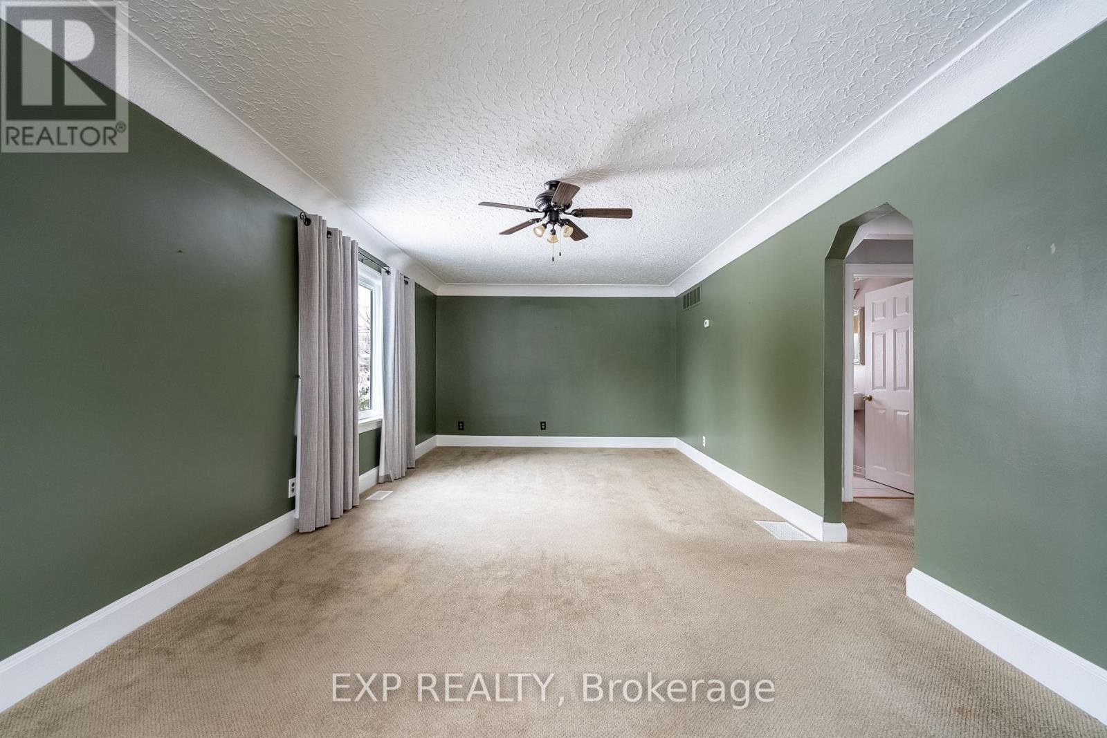 742 Broadway Street, Welland, Ontario L3C 5M8 - Photo 16 - X12554256