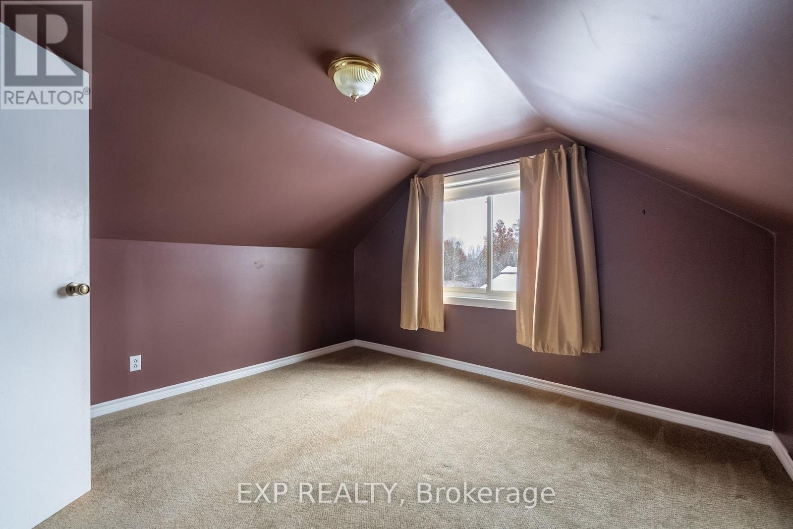 742 Broadway Street, Welland, Ontario L3C 5M8 - Photo 25 - X12554256