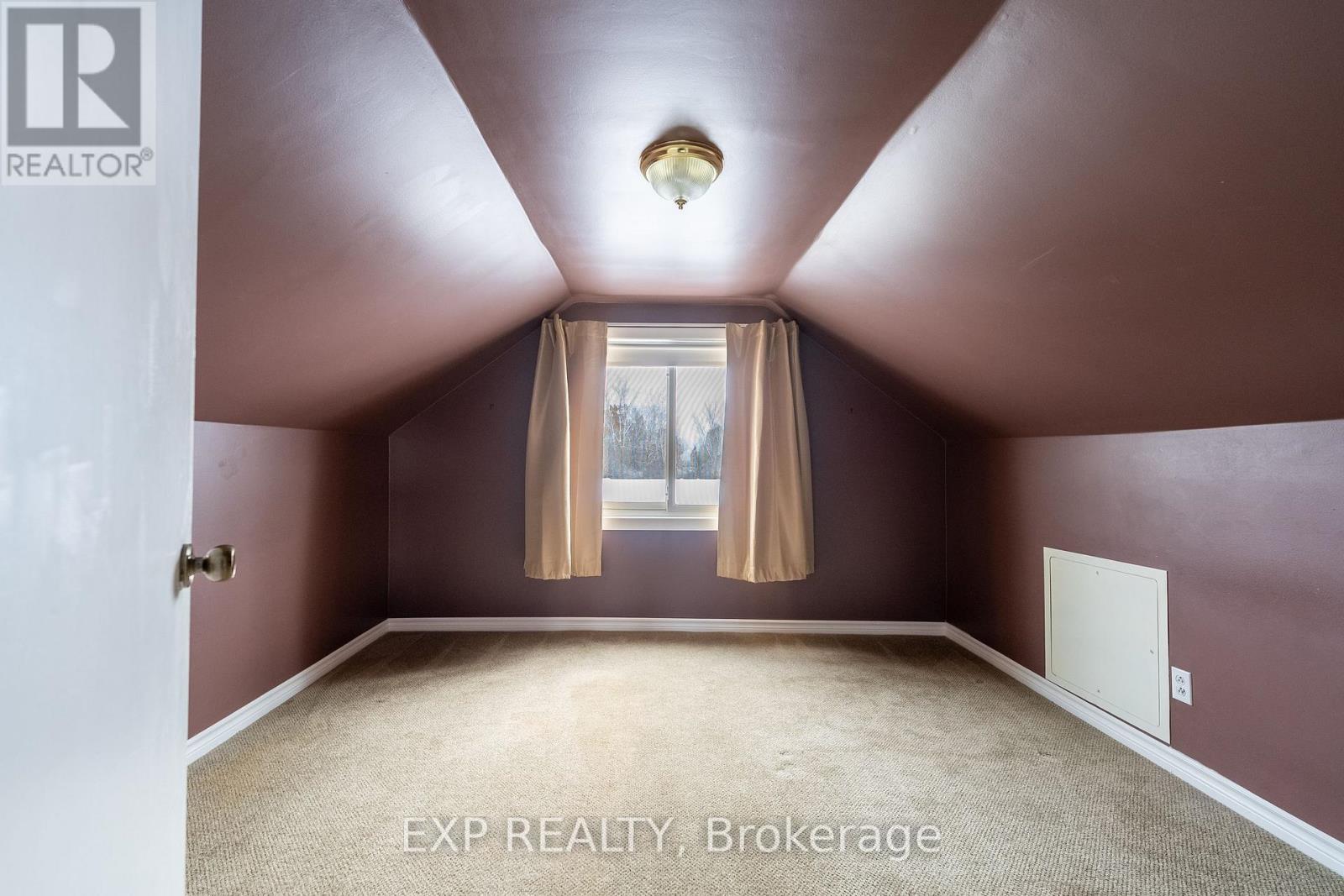 742 Broadway Street, Welland, Ontario L3C 5M8 - Photo 27 - X12554256