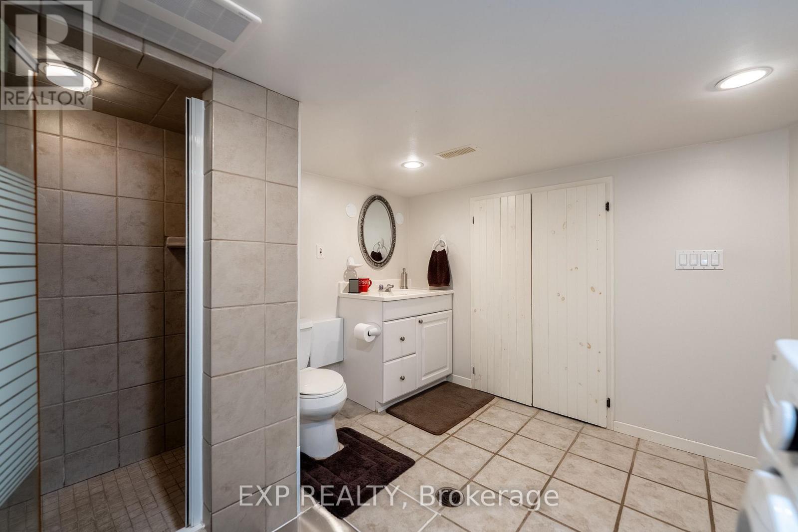 742 Broadway Street, Welland, Ontario L3C 5M8 - Photo 30 - X12554256