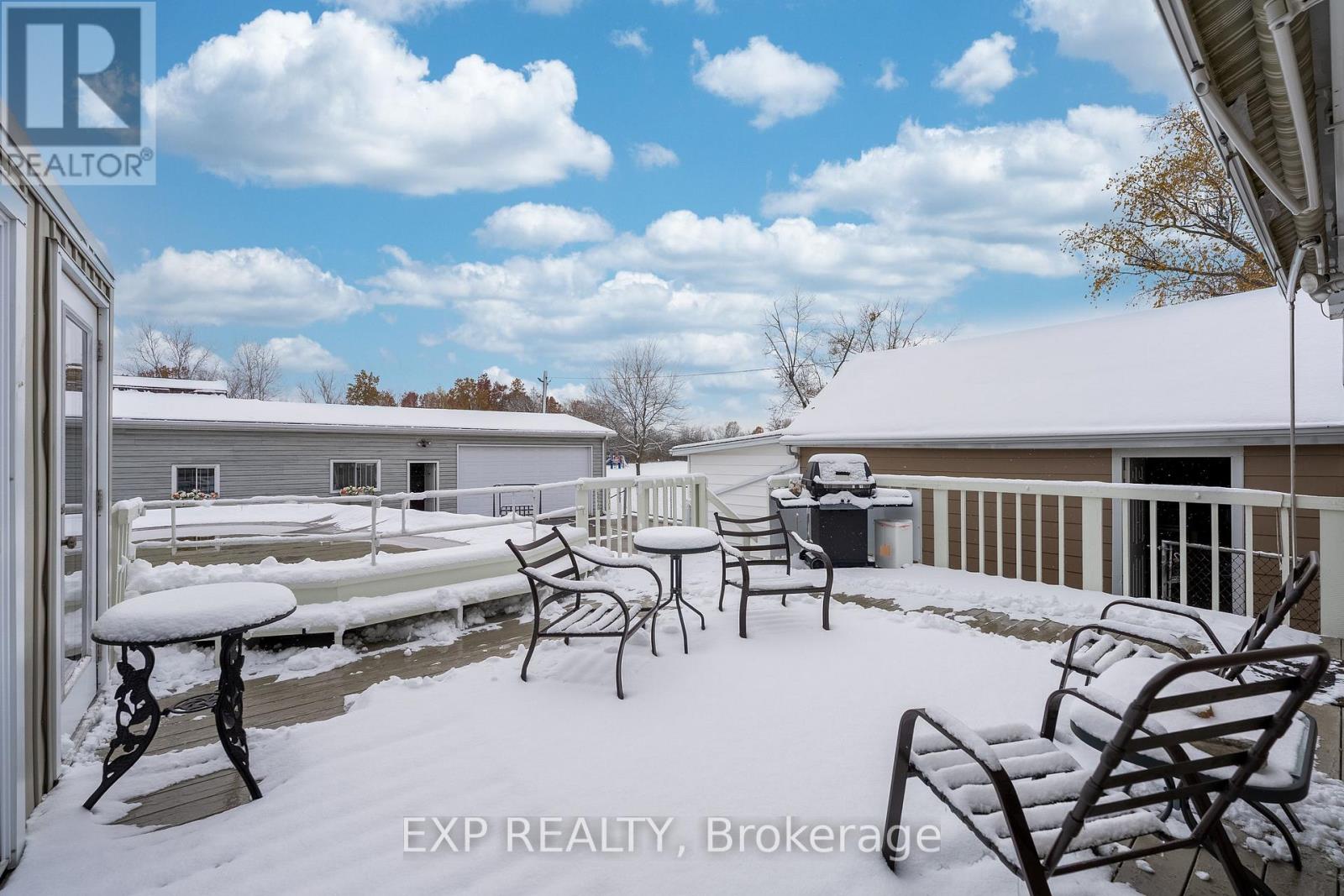 742 Broadway Street, Welland, Ontario L3C 5M8 - Photo 35 - X12554256