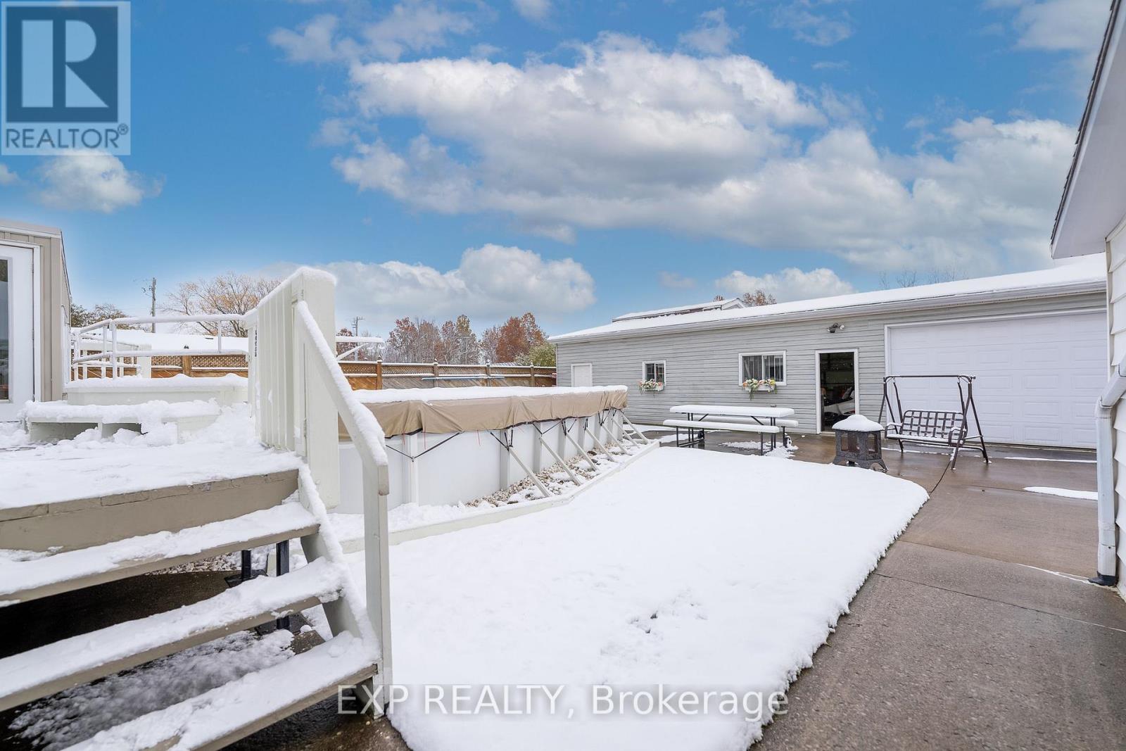 742 Broadway Street, Welland, Ontario L3C 5M8 - Photo 36 - X12554256