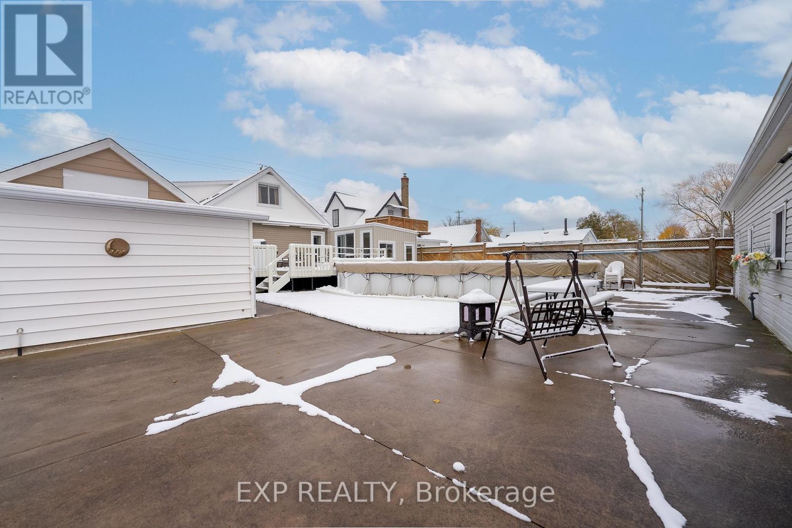 742 Broadway Street, Welland, Ontario L3C 5M8 - Photo 37 - X12554256