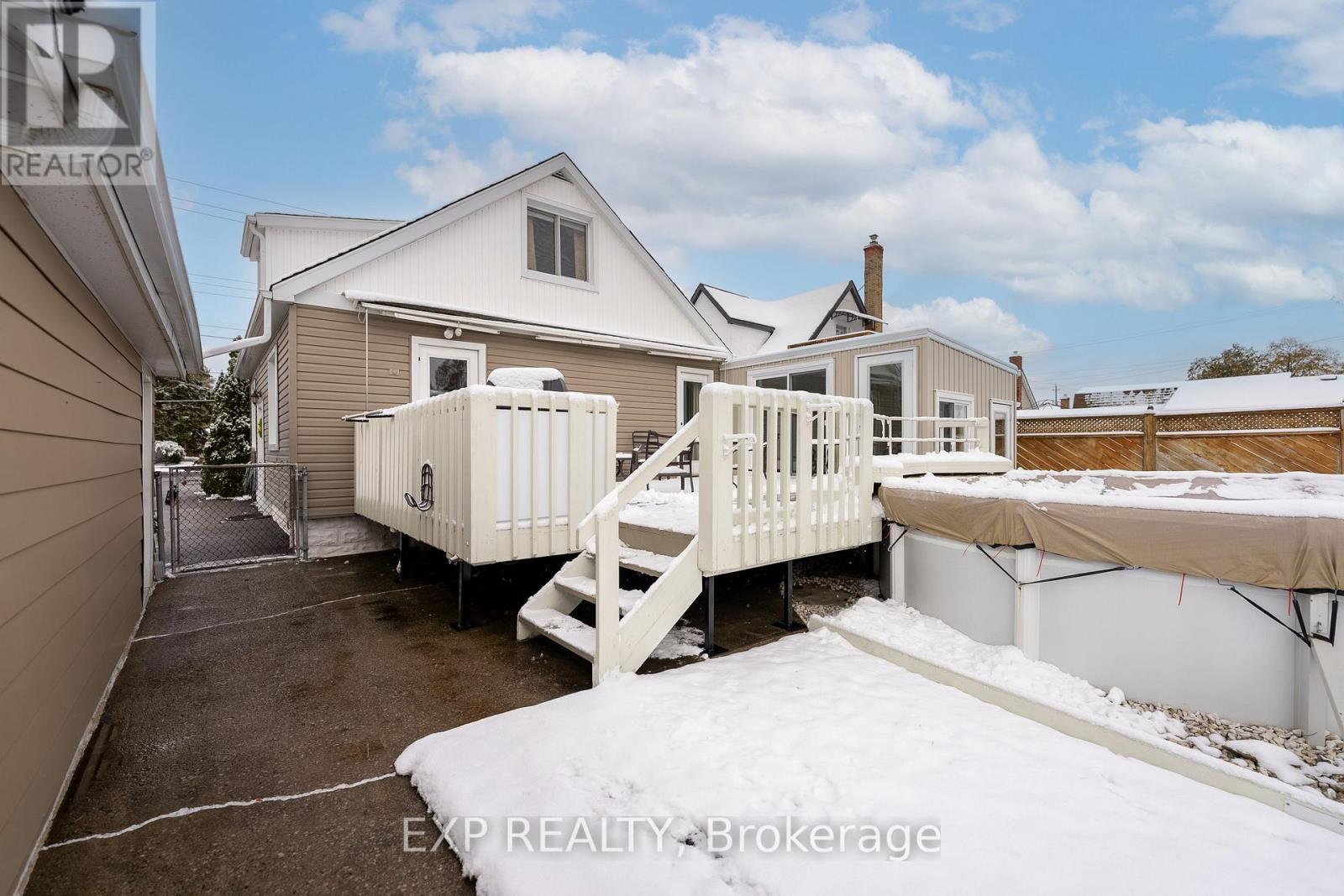 742 Broadway Street, Welland, Ontario L3C 5M8 - Photo 38 - X12554256