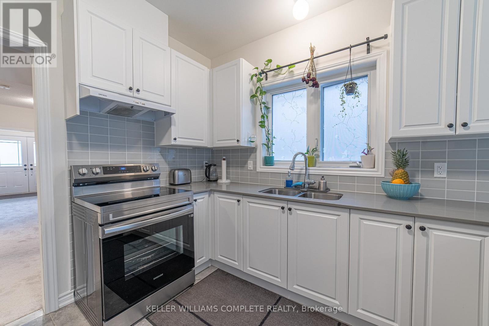 225 Palace Street, Thorold, Ontario L2V 5G7 - Photo 10 - X12554330