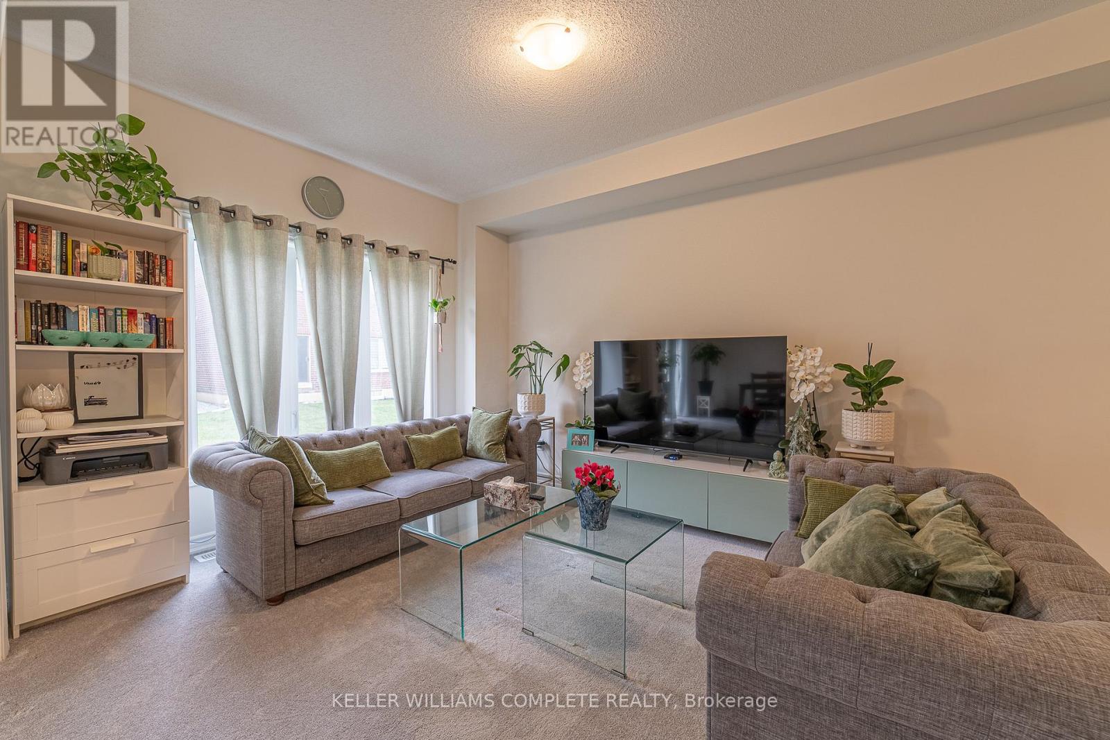 225 Palace Street, Thorold, Ontario L2V 5G7 - Photo 15 - X12554330